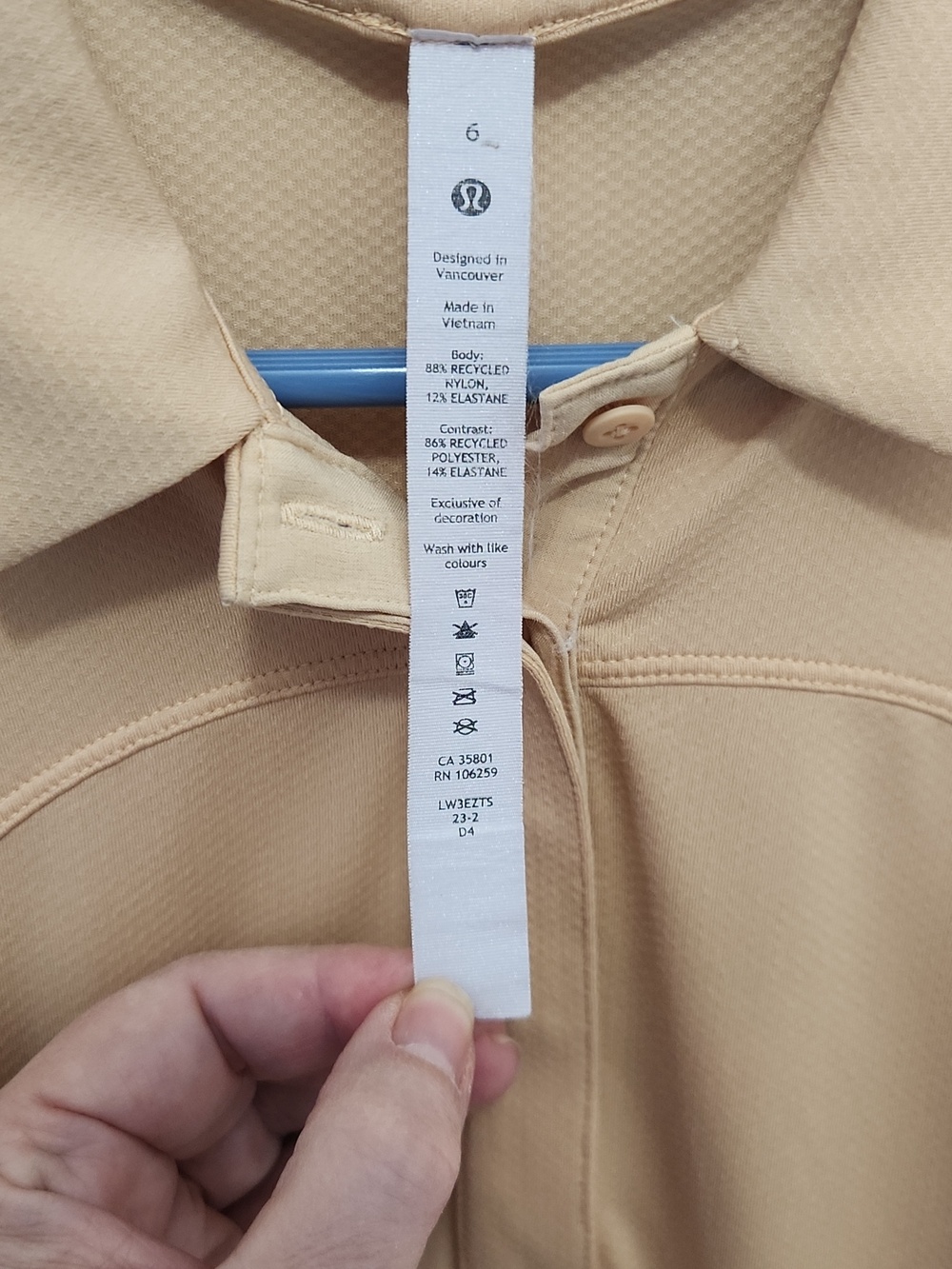 Lululemon Women's Tan Short Sleeve Stretch Polo Shirt Size 6 - Picture 7 of 9